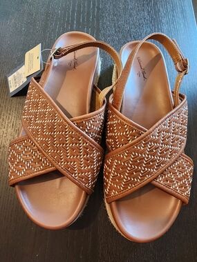 Universal Thread Brown Woven Cross-Strap Slingback Sandals